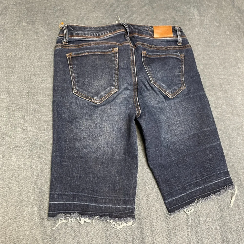 Boom Boom Jeans Bermuda Shorts Womens 28 Blue Mid Rise Medium Wash Frayed Hem